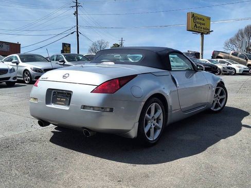 Used 2005 Nissan 350Z Touring RWD image 4