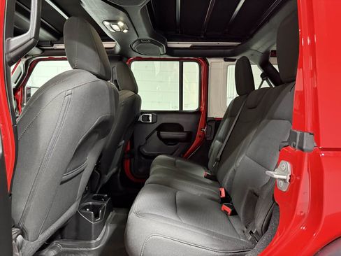 Used 2022 Jeep Wrangler Unlimited Sport image 18