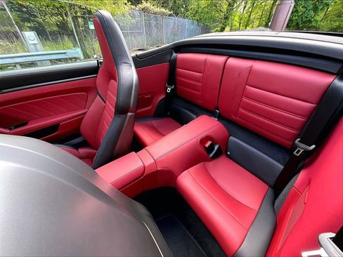 Used 2025 Porsche 911 Carrera RWD image 22