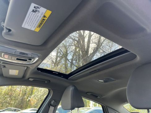 Used 2025 Hyundai Elantra SEL image 28