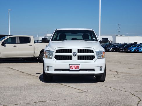 Used 2018 RAM 1500 Express RWD image 2