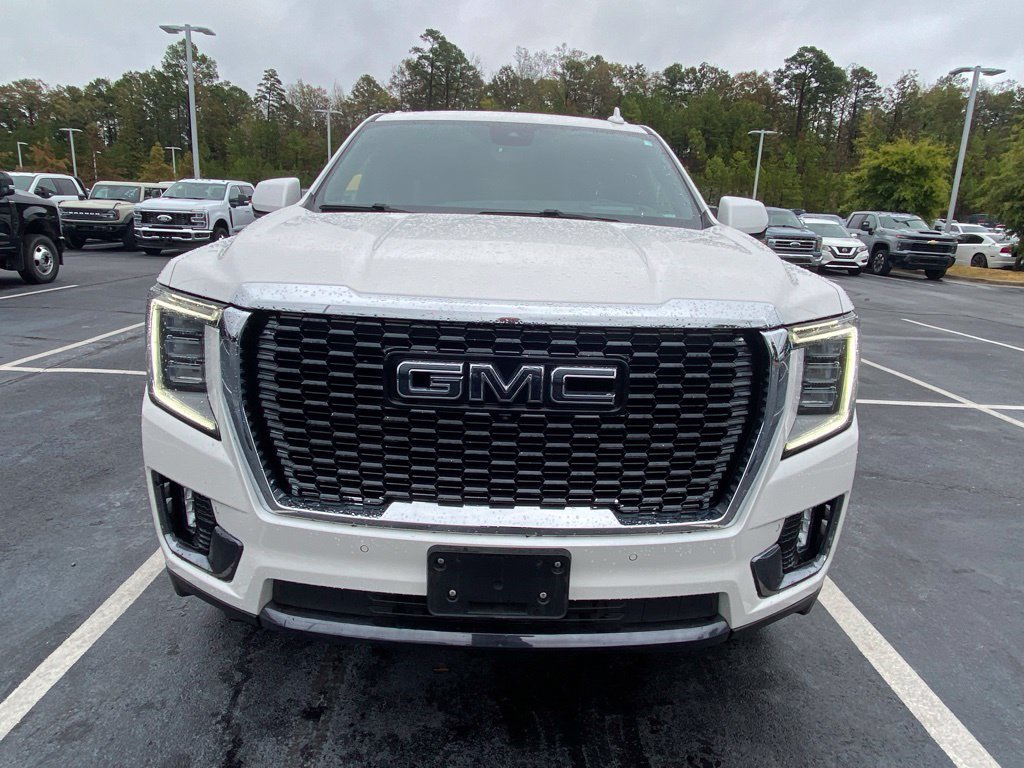Used 2023 GMC Yukon Denali Ultimate AWD/4WD image 2