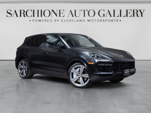 Used 2023 Porsche Cayenne Turbo AWD/4WD image 1