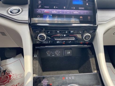 Used 2021 Jeep Grand Cherokee L Overland image 23