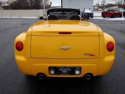Used 2006 Chevrolet SSR w/ Preferred Equipment Group image 17