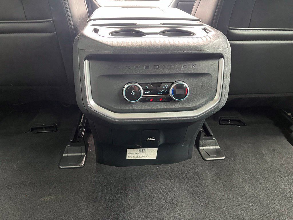 Used 2025 Ford Expedition Max Platinum w/ Driver's Package AWD/4WD image 15