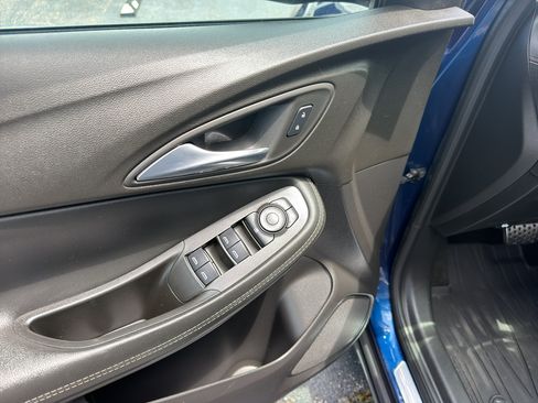 Used 2022 Buick Encore GX Preferred w/ Cold Weather Comfort Package FWD image 12