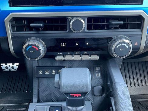 Used 2024 Toyota Tacoma TRD Sport image 18