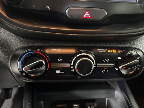 Used 2024 Kia Soul LX image 16