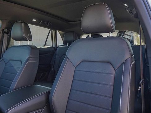 New 2026 Volkswagen Atlas Cross Sport SEL R-Line image 10