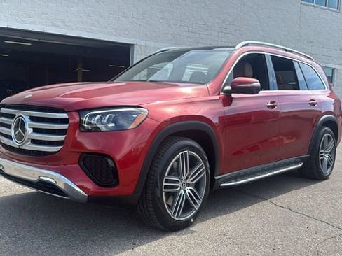 Certified 2024 Mercedes-Benz GLS 450 4MATIC image 8