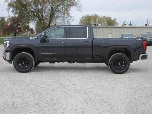 New 2026 GMC Sierra 2500 SLE w/ SLE Value Package; image 10