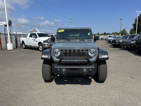 Used 2024 Jeep Wrangler Sport S image 8