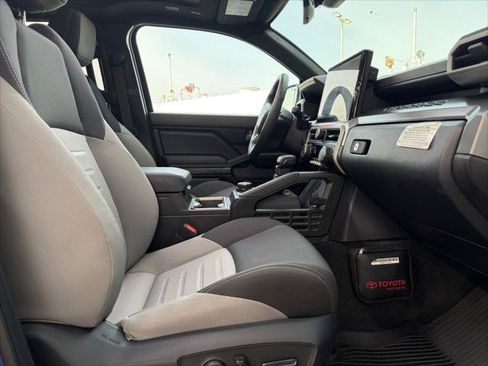 Certified 2025 Toyota Tacoma TRD Off-Road w/ TRD Off Road Upgrade Package AWD/4WD image 19