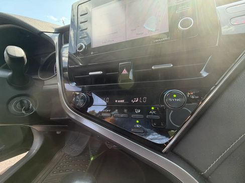Used 2022 Toyota Camry SE FWD image 19