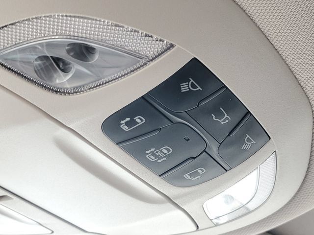Used 2024 Chrysler Pacifica Limited FWD image 25