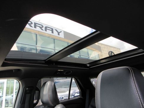 Used 2020 Ford Explorer ST w/ Premium Technology Package image 17