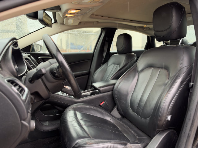 Used 2016 Chrysler 200 C w/ Navigation & Sound Group I FWD image 7