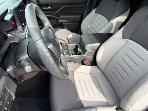 Used 2024 Toyota Tacoma TRD Sport w/ TRD Sport Upgrade Package image 18