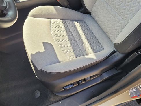 Used 2024 Chevrolet Equinox LT image 11