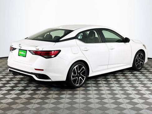 Used 2024 Nissan Sentra SR w/ SR Premium Package FWD image 10