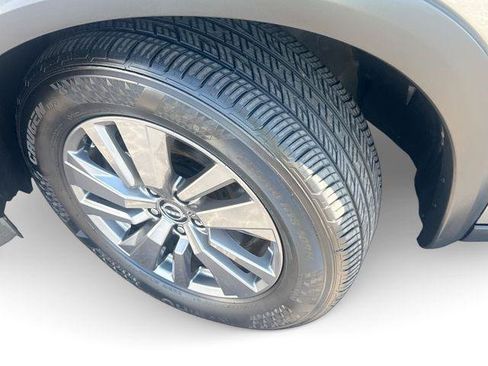 Used 2024 Nissan Pathfinder S FWD image 18