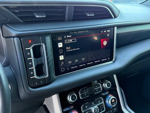 Used 2022 GMC Yukon XL Denali AWD/4WD image 23