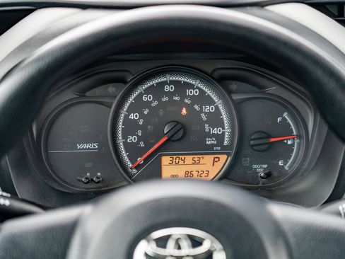 Used 2015 Toyota Yaris L FWD image 17