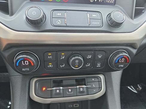 Used 2021 GMC Acadia Denali w/ Denali Technology Package FWD image 28