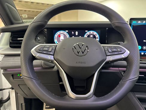 New 2026 Volkswagen Tiguan SE R-Line FWD image 22