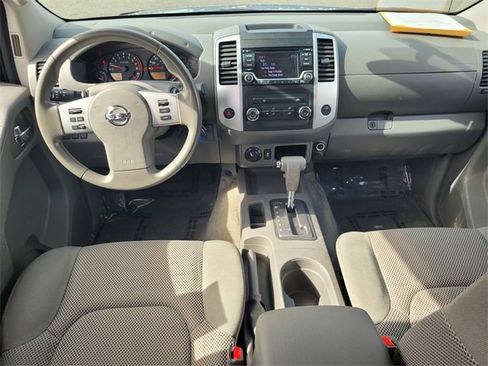 Used 2016 Nissan Frontier SV image 16