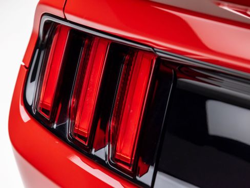 Used 2016 Ford Mustang Shelby GT350R w/ GT350R Equipment Group 920A image 33