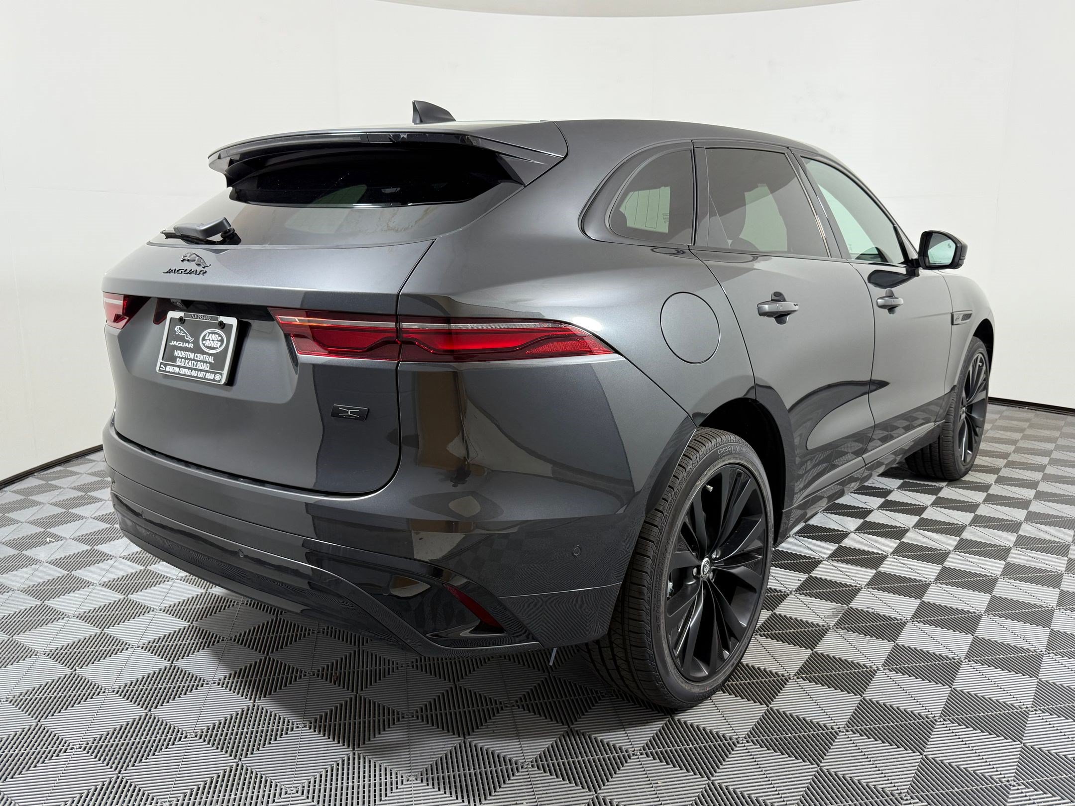 New 2026 Jaguar F-PACE R-Dynamic S AWD/4WD image 9