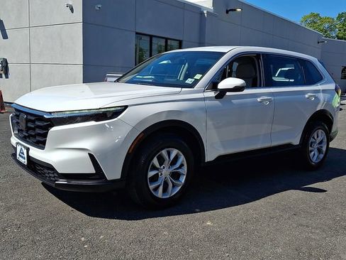 Used 2023 Honda CR-V LX image 3