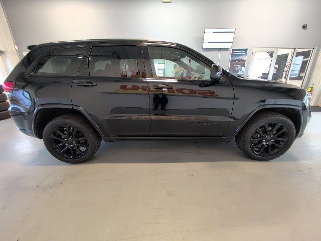 Used 2021 Jeep Grand Cherokee Laredo X AWD/4WD image 6
