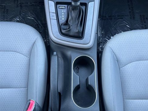 Used 2017 Hyundai Elantra SE FWD image 15