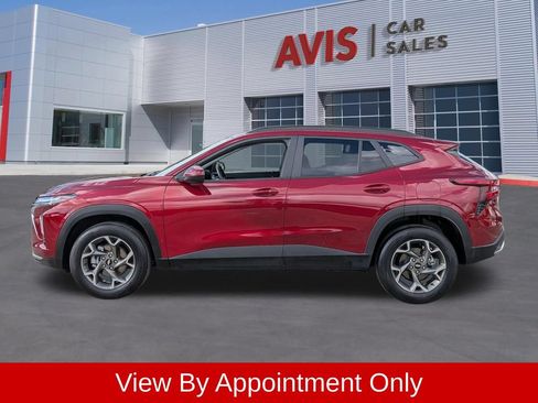 Used 2025 Chevrolet Trax LT w/ LT Convenience Package FWD image 10