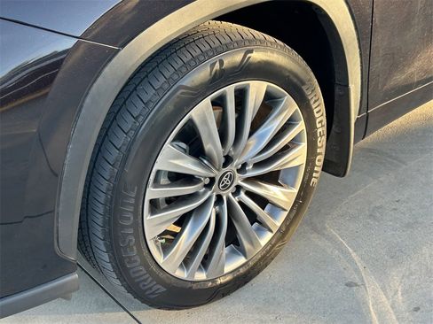 Certified 2022 Toyota Highlander Platinum image 9