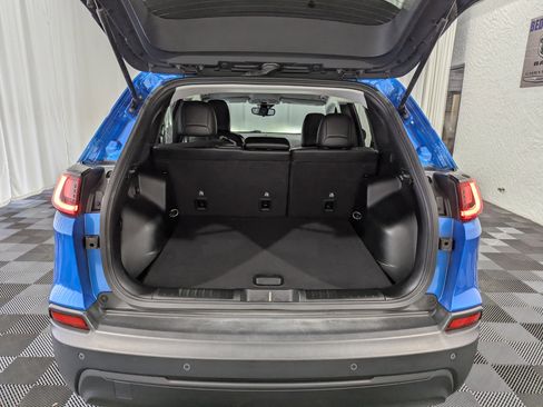 Used 2021 Jeep Cherokee Latitude Plus AWD/4WD image 9