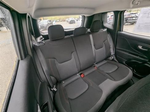 Used 2023 Jeep Renegade Trailhawk AWD/4WD image 27
