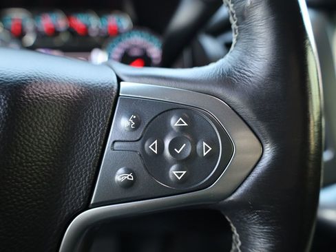 Used 2018 Chevrolet Suburban Premier image 31