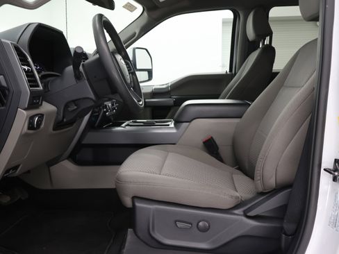 Used 2022 Ford F250 XLT w/ XLT Premium Package AWD/4WD image 8