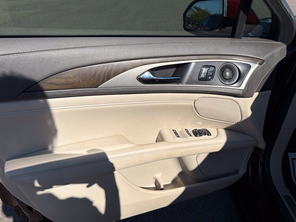 Used 2018 Lincoln MKZ Reserve w/ Magnetic Appearance Package FWD image 12