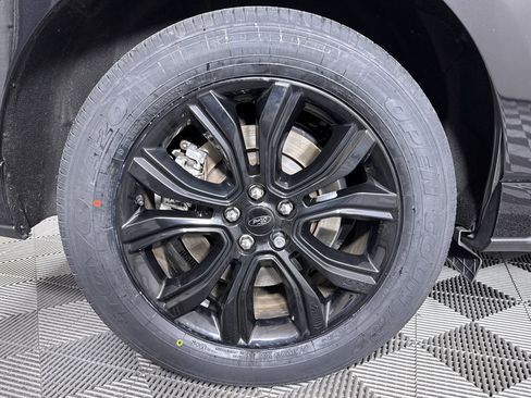 Used 2023 Ford Edge SE w/ Black Appearance Package image 18