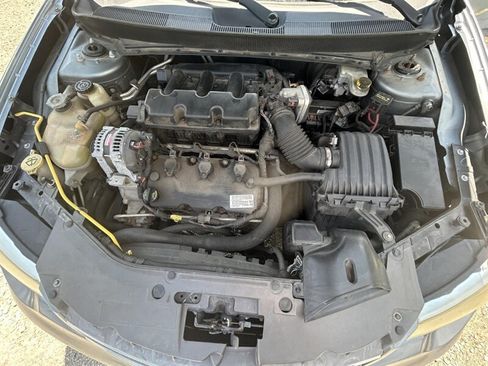 Used 2010 Chrysler Sebring Limited FWD image 15
