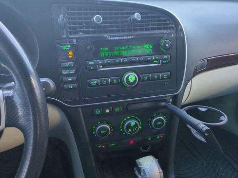 Used 2008 Saab 9-3 2.0T w/ Moonroof Package image 28