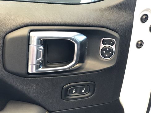 New 2025 Jeep Wrangler Unlimited Rubicon 392 image 12