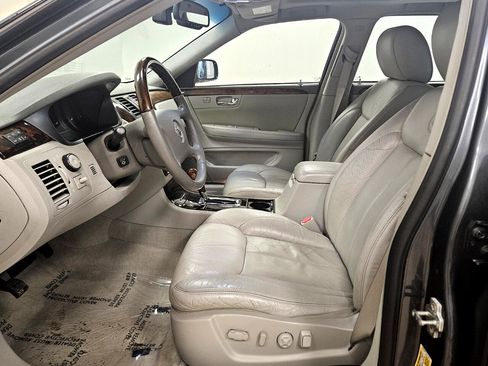 Used 2010 Cadillac DTS Premium image 9