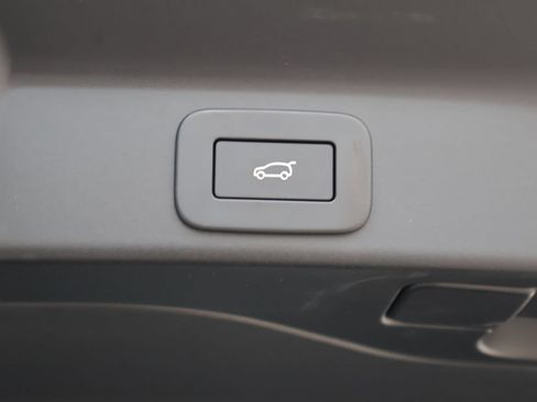 Used 2023 Jaguar F-PACE S AWD/4WD image 11