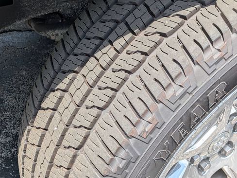 Used 2022 RAM 1500 Big Horn AWD/4WD image 12